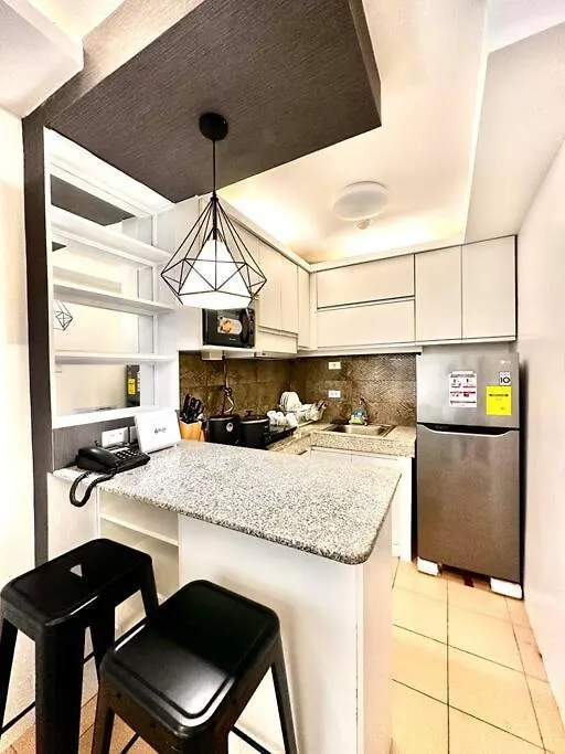 Easy Access Modern Suite At 8 Spatial Davao City 0*,